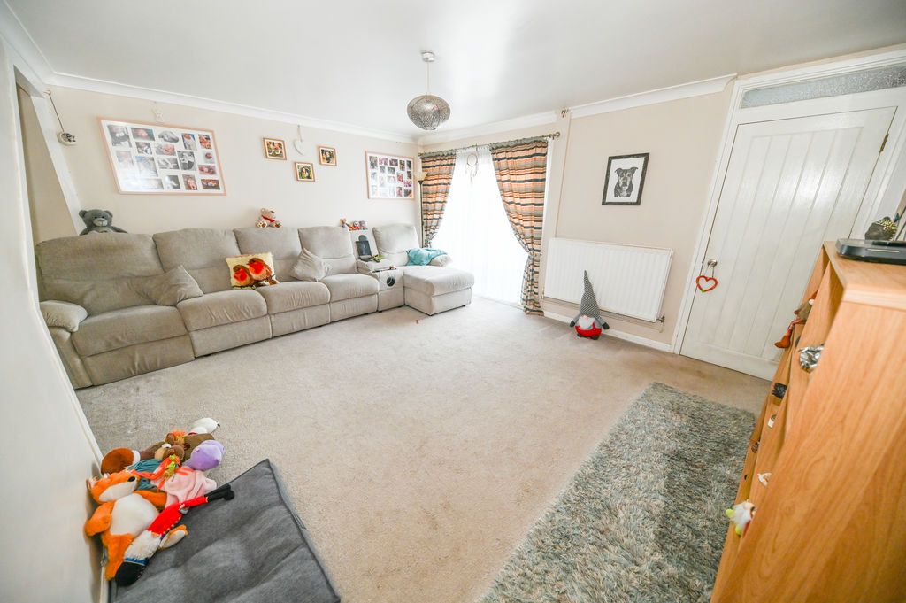 Property photo 2 of 12 Photo 1