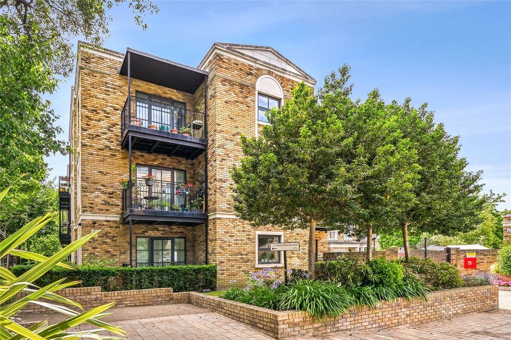Property photo 1 of 12 Exterior