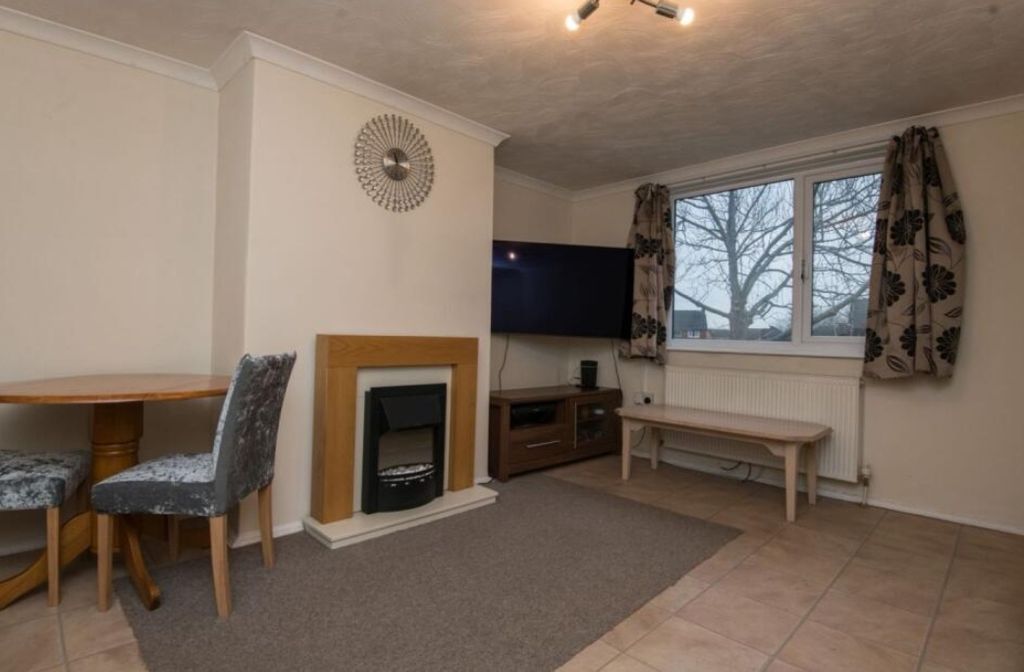 Property photo 3 of 12