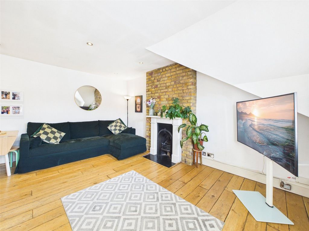 Property photo 3 of 7 Picture No. 14