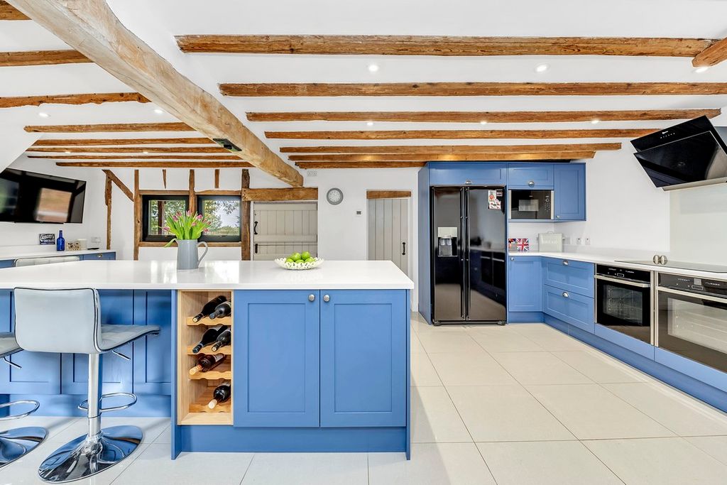 Property photo 3 of 25