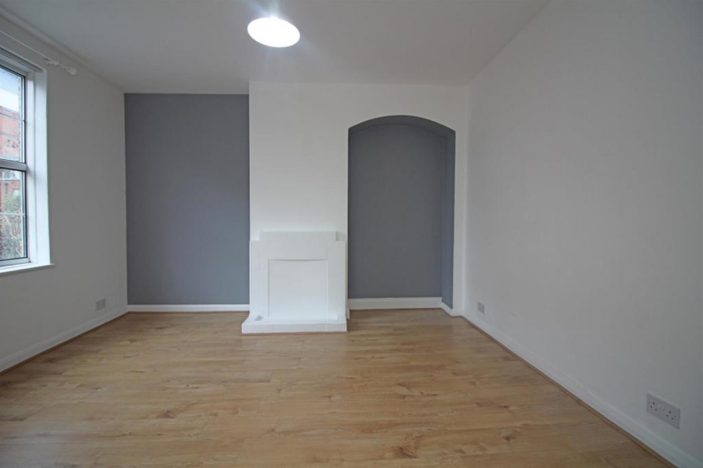 Property photo 2 of 5