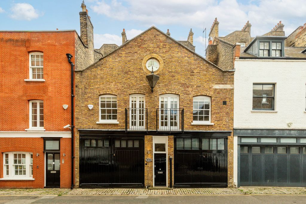 Property photo 2 of 14