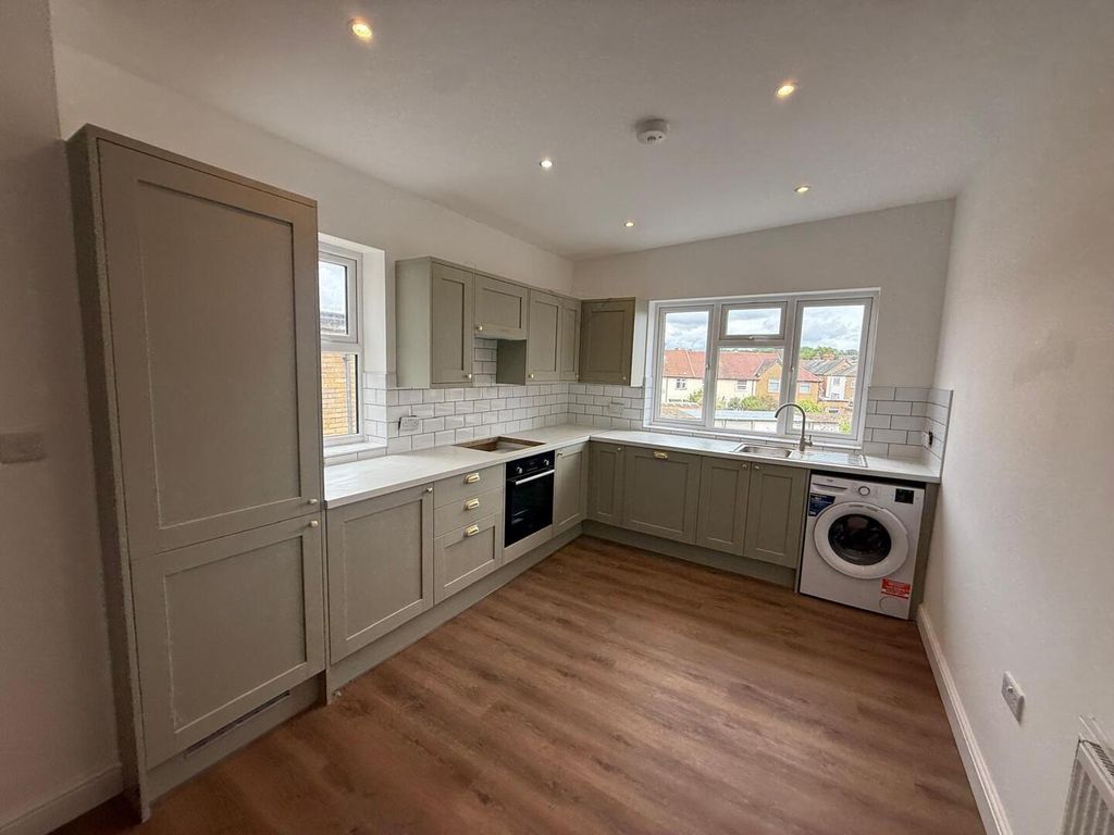 Property photo 1 of 18 Kitchen
