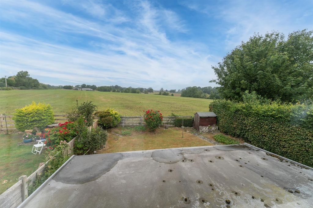 Property photo 2 of 25 Outlook Rear