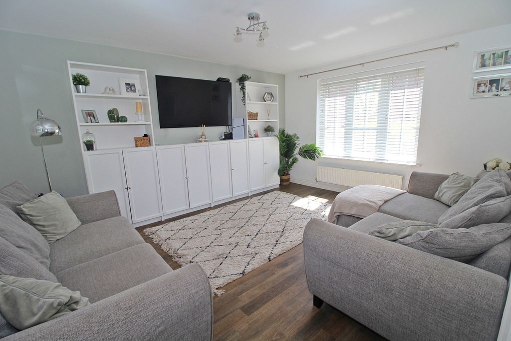 Property photo 2 of 17 5233915