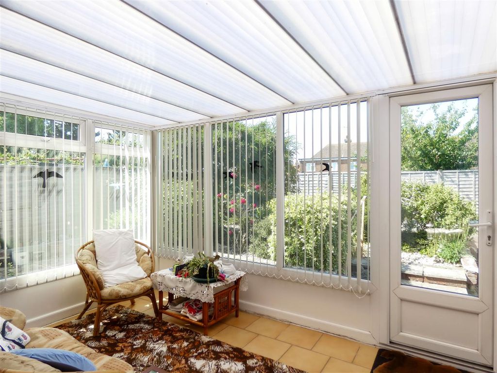 Property photo 3 of 11 Conservatory