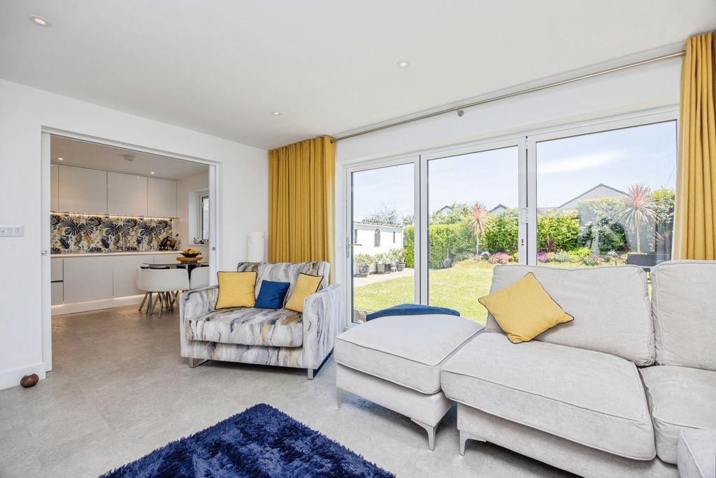 Property photo 3 of 19 Pbox-Img.Jpg