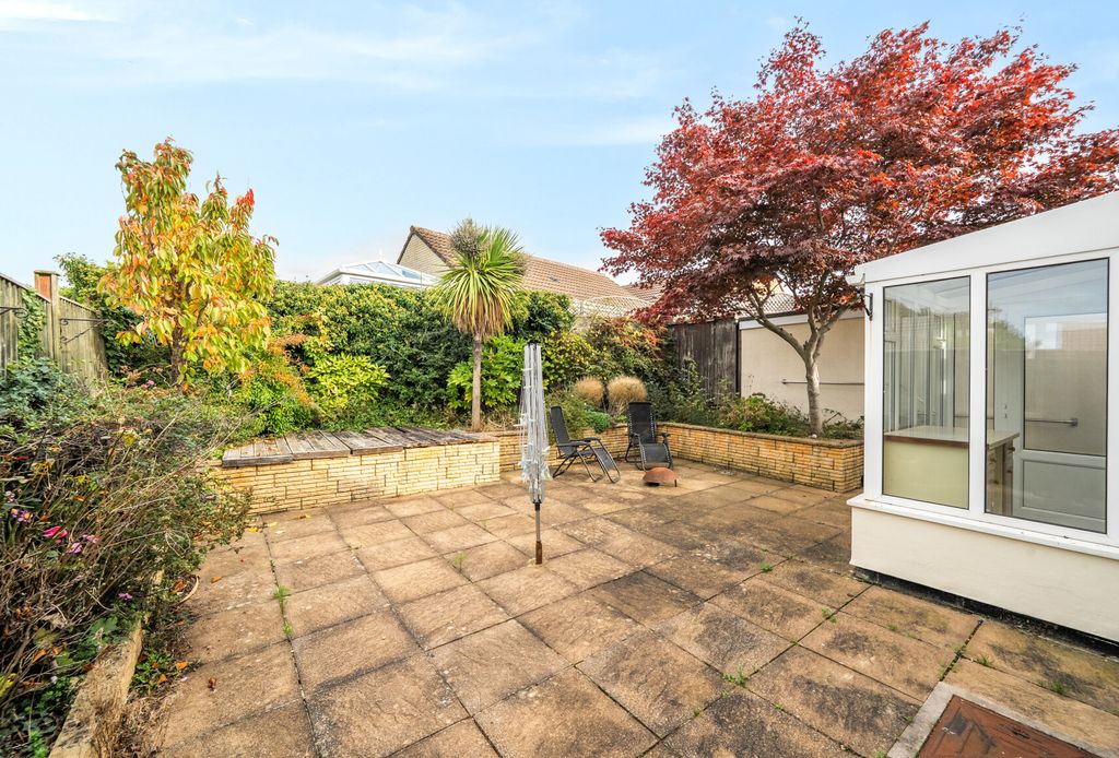 Property photo 2 of 19 1370061-5-68F24Fa...