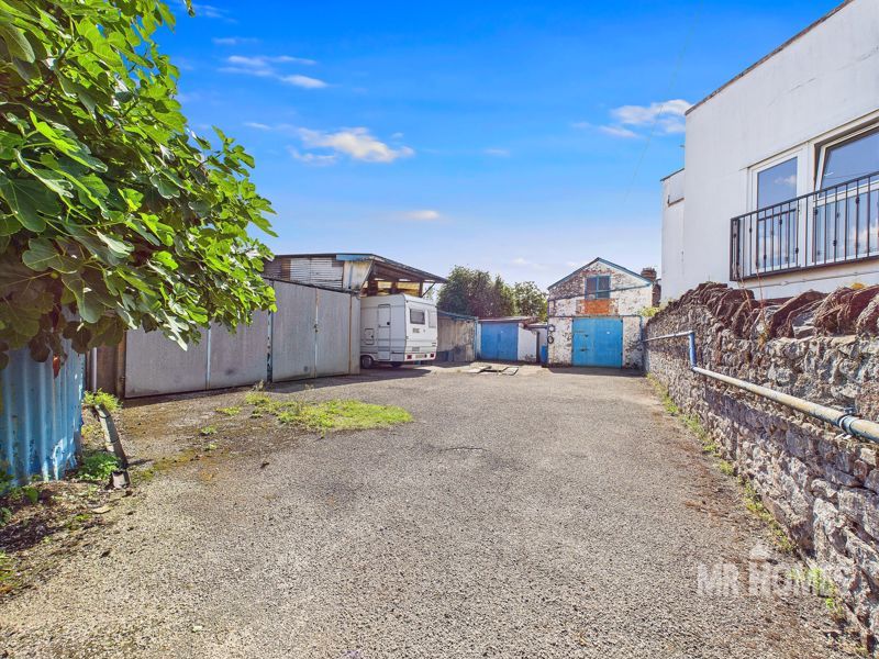 Property photo 2 of 11 Photo 12