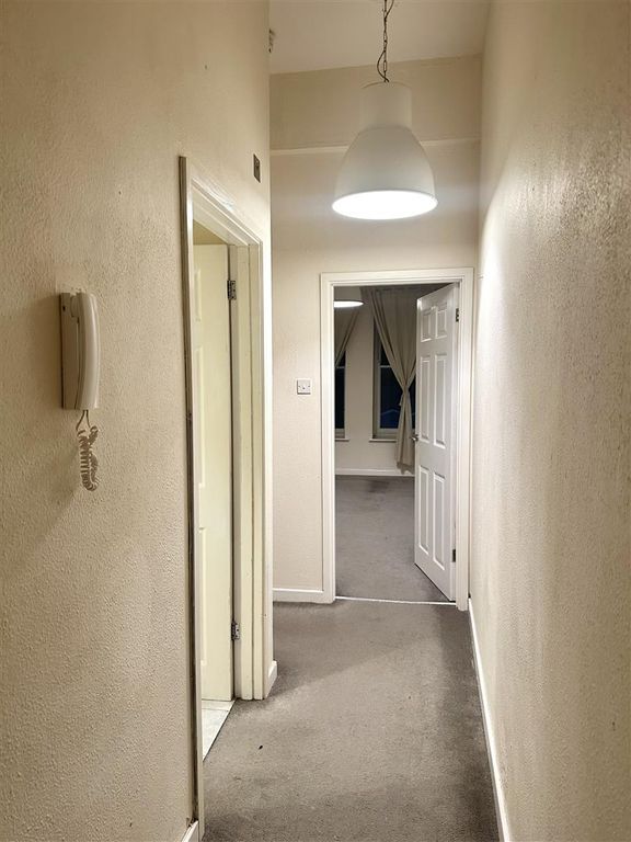 Additional image 6 of 1 bed flat to rentFlat 4, 17 High Street, Haverfordwest SA61