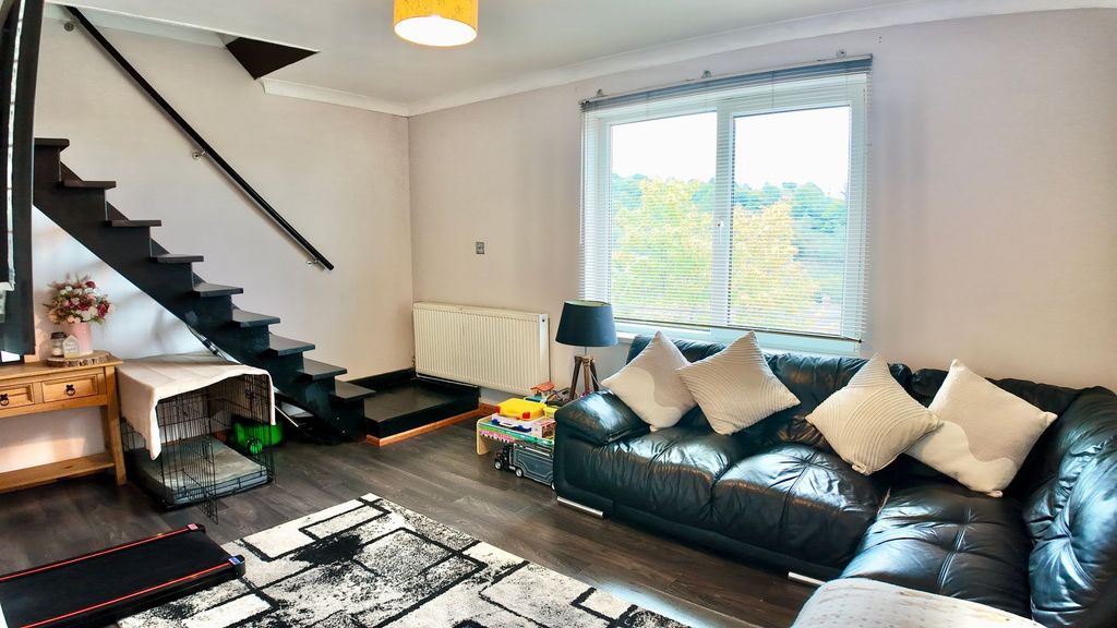 Property photo 3 of 31