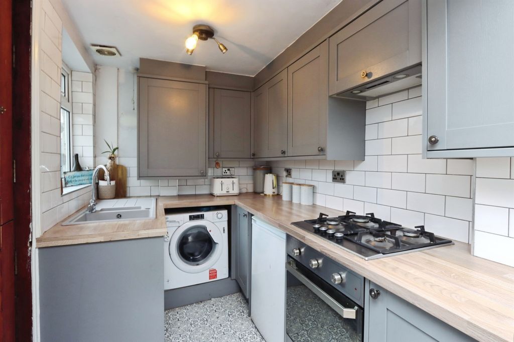 Property photo 3 of 14