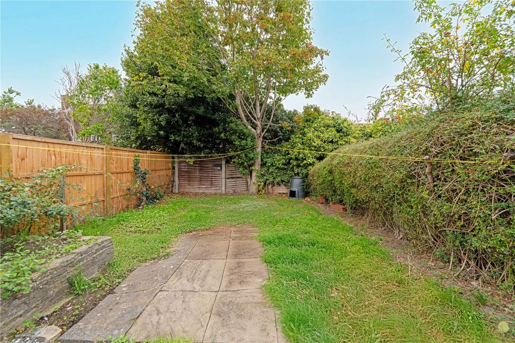 Property photo 2 of 6 Picture No. 11