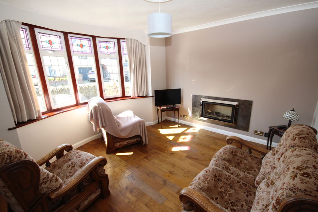 Property photo 3 of 24