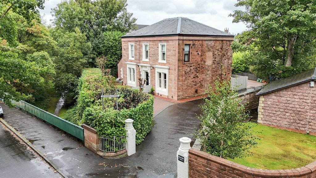 Property photo 1 of 33 External