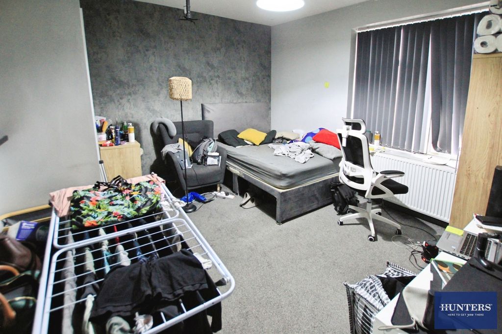 Property photo 3 of 12 Pbox-Img.Jpg
