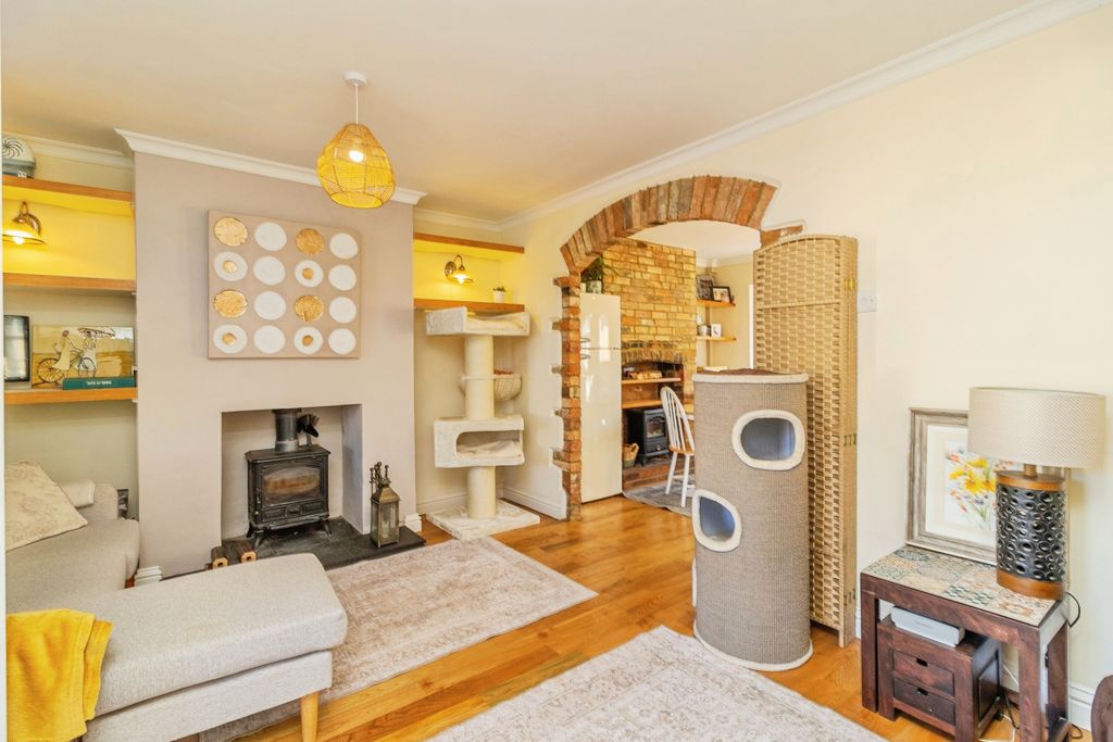 Property photo 2 of 30
