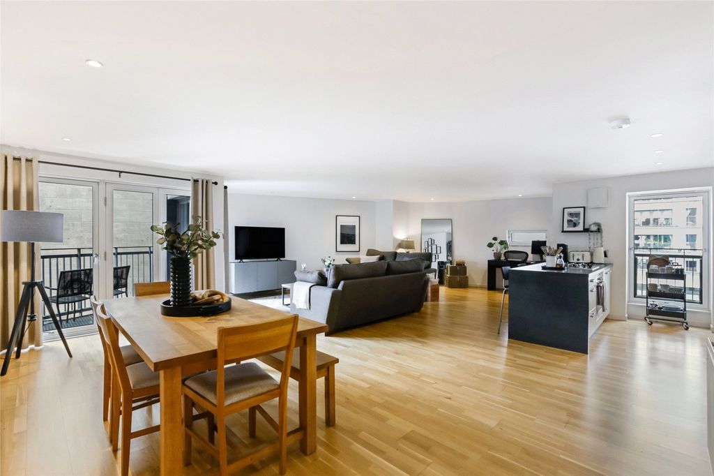 Property photo 1 of 21 Picture No. 04