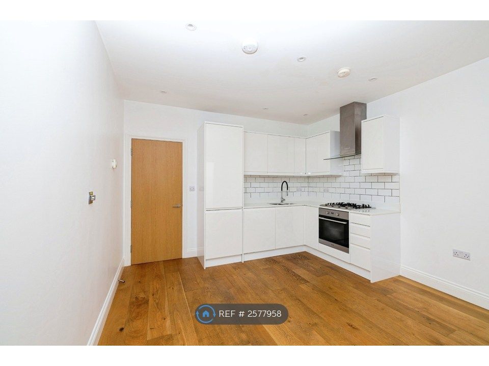 Property photo 2 of 10 Kitchen