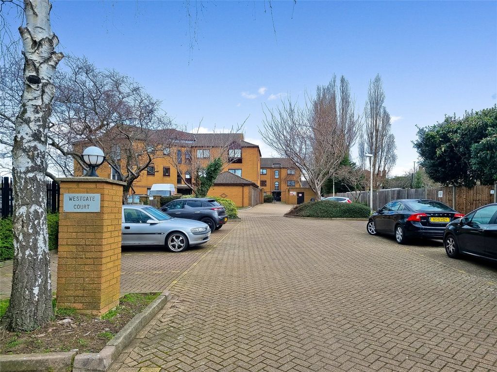 Property photo 1 of 19 Picture No. 04