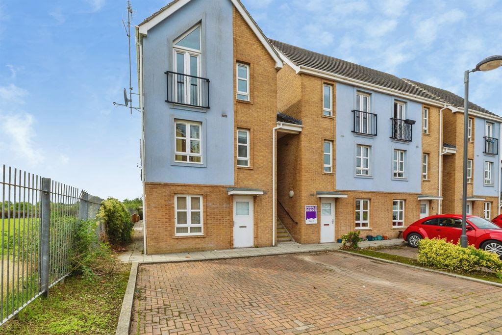 Property photo 2 of 13