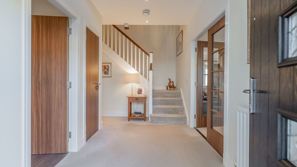 Property photo 2 of 50