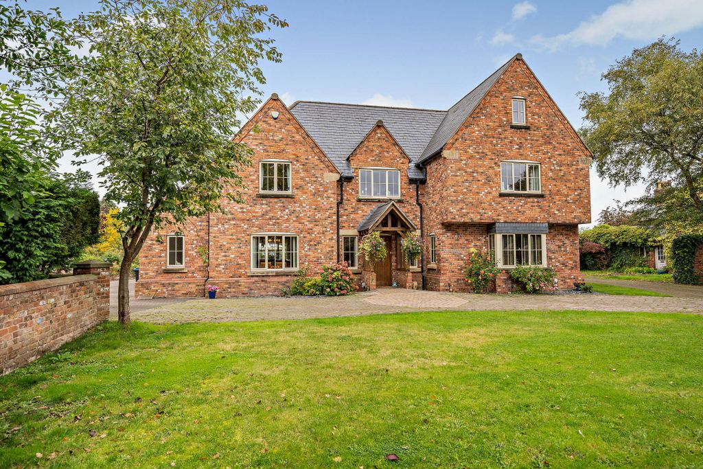 Property photo 2 of 24