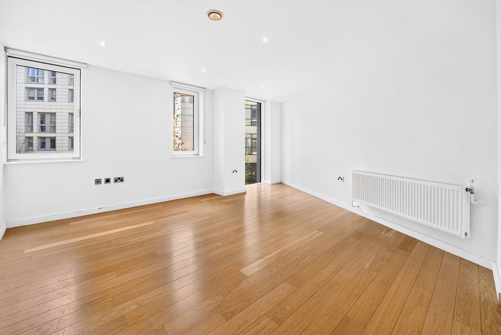 Property photo 3 of 19 Picture No. 20