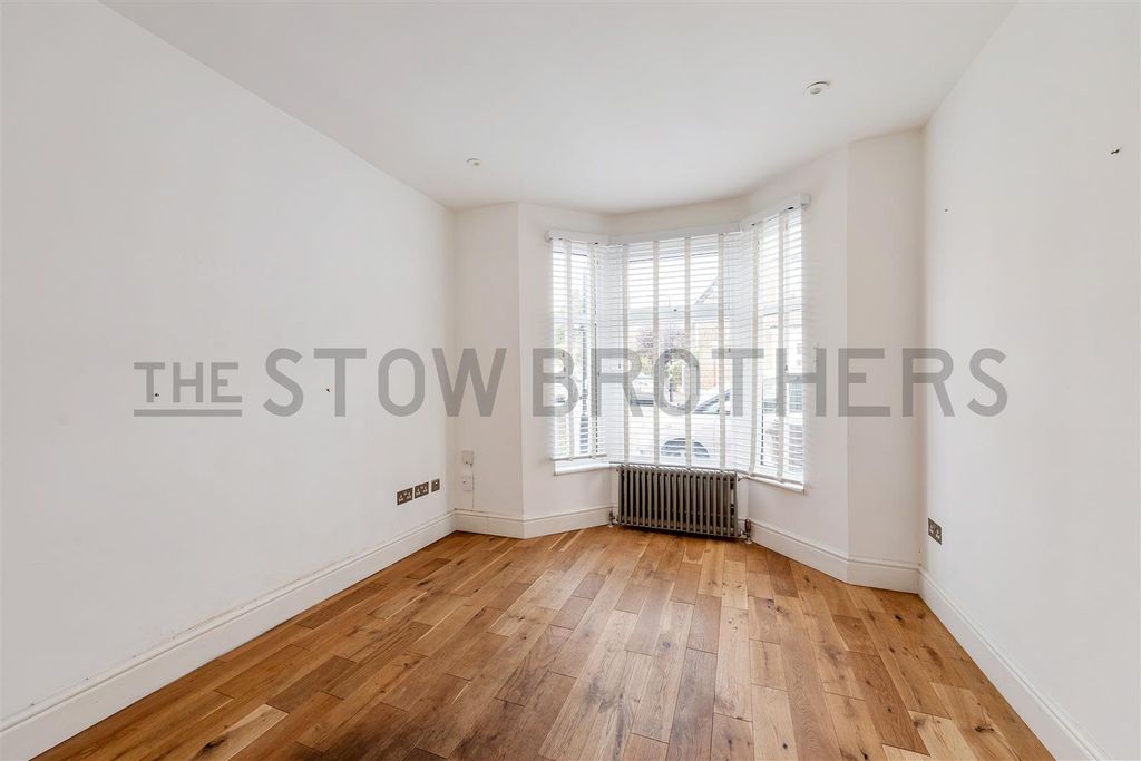 Property photo 1 of 33