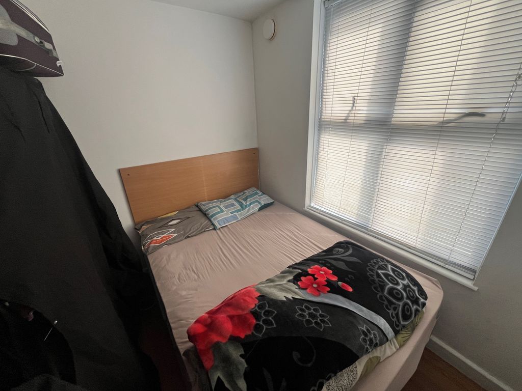 Property photo 2 of 5 3
