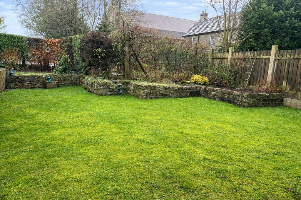 Property photo 2 of 15 Garden