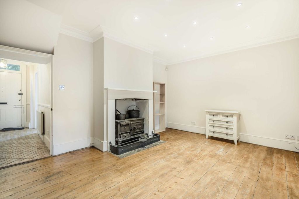 Property photo 3 of 8