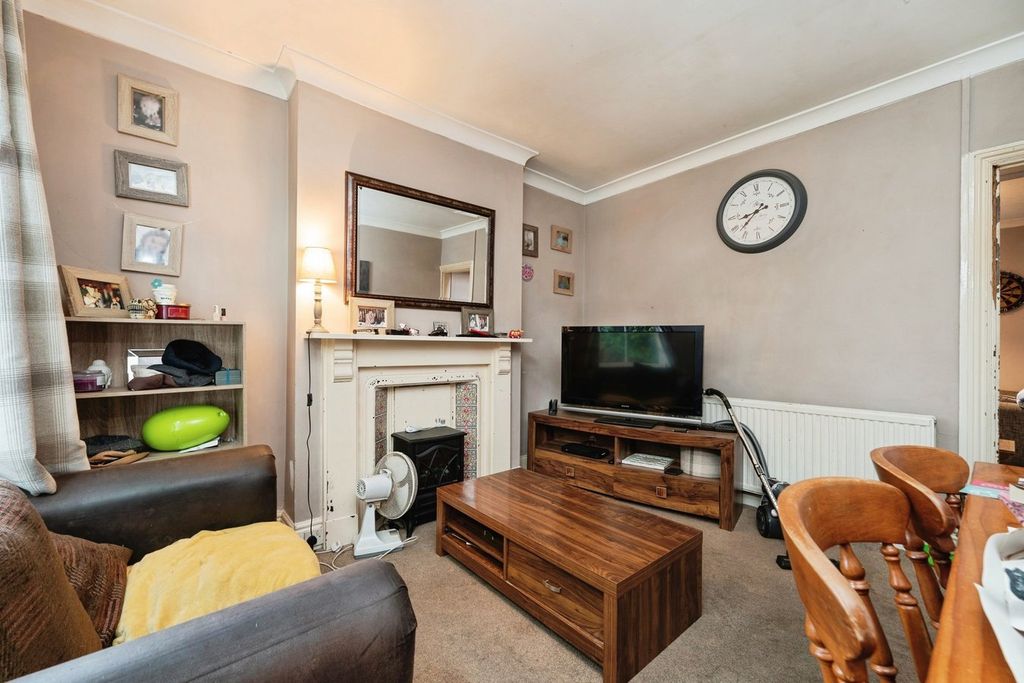 Property photo 2 of 18