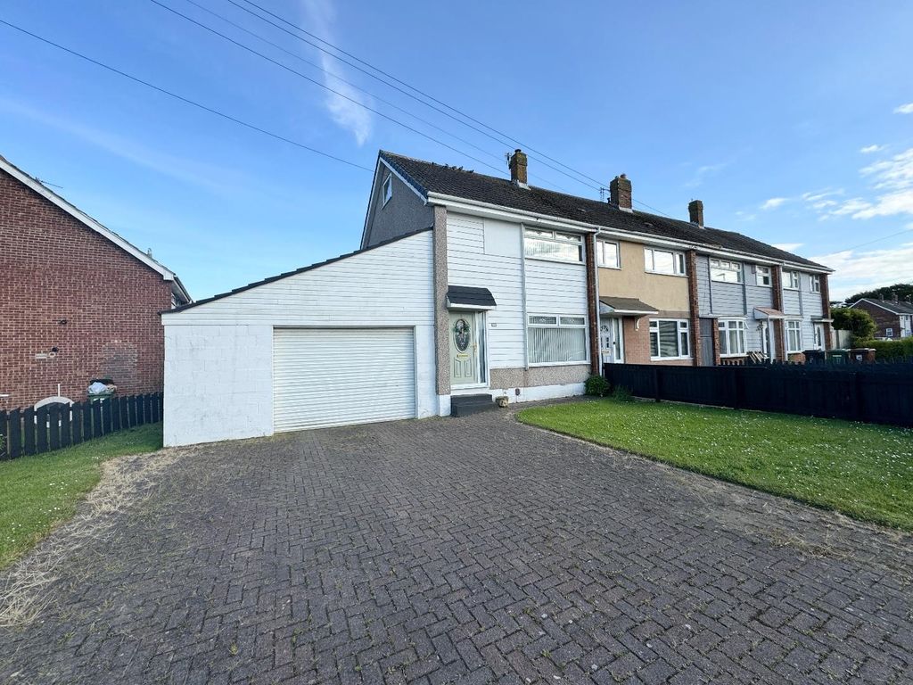 Property photo 1 of 10 Front