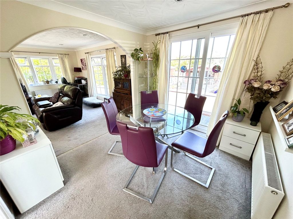 Property photo 2 of 19 Picture No. 13