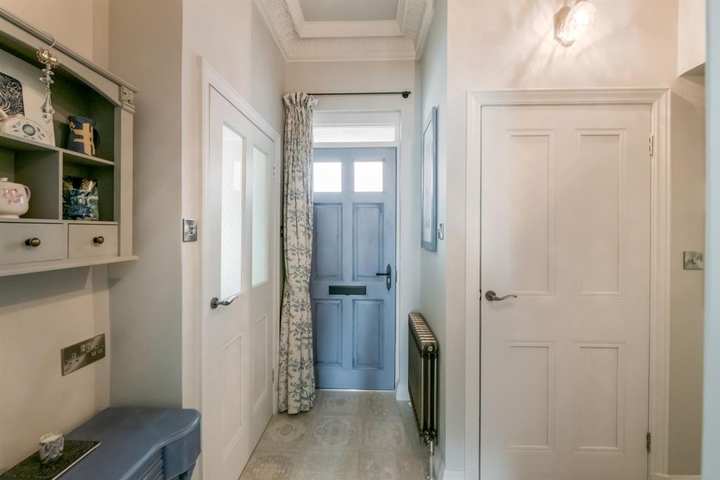 Property photo 2 of 15 Hallway