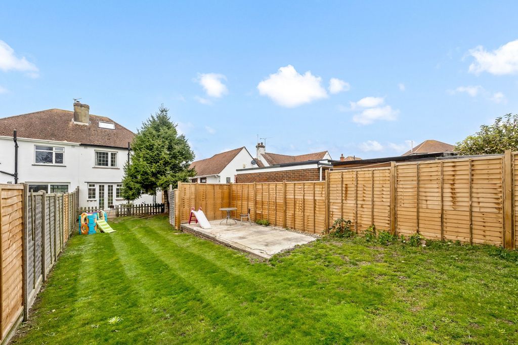 Property photo 2 of 21