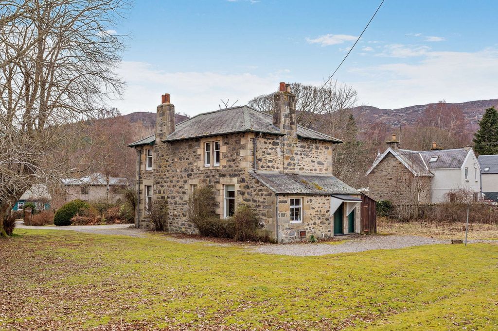 Property photo 2 of 18 Brier Grove