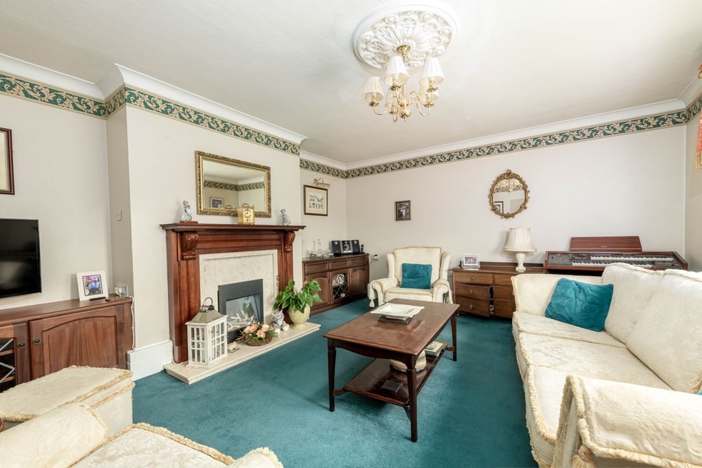 Property photo 3 of 29