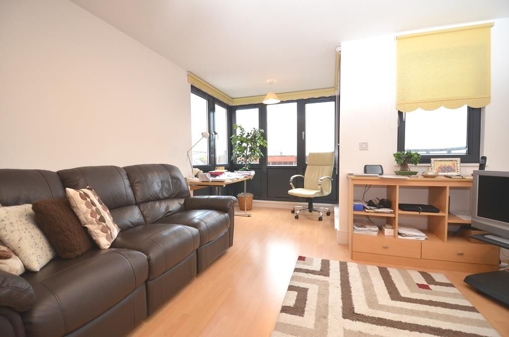 Property photo 1 of 6 Lounge
