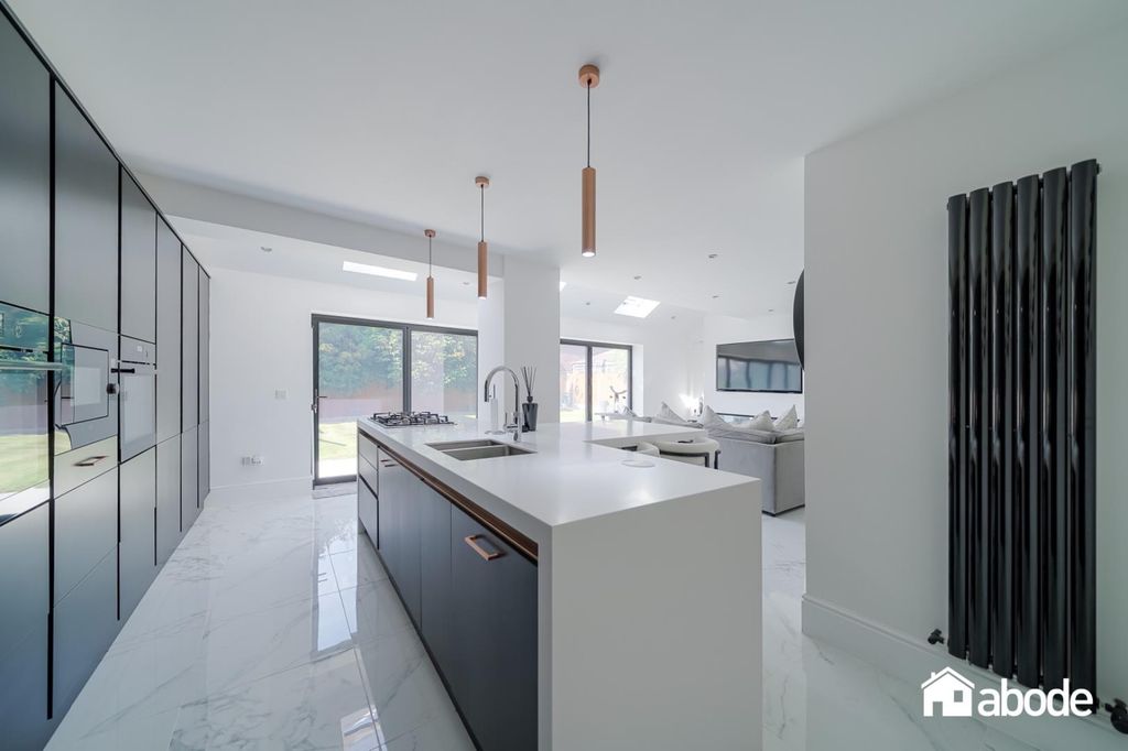 Property photo 2 of 35 Dsc01232-Hdr.Jpg