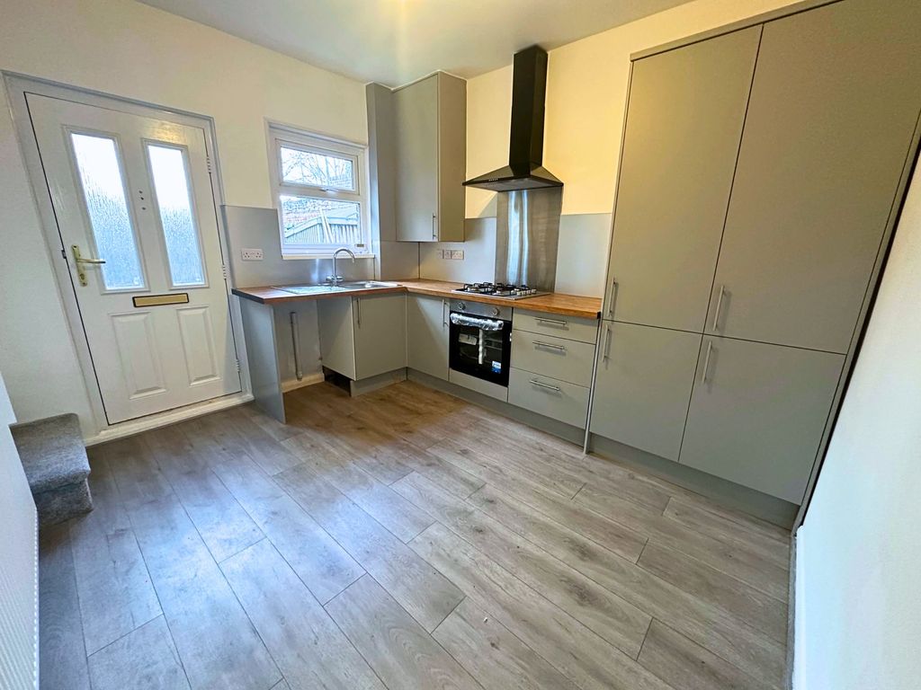 Property photo 1 of 8 2 Sheffield Road, Hoyland Common, Hoyland, Barnsley, S74 0Dq