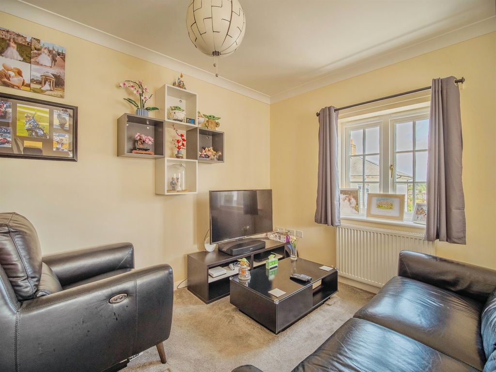 Property photo 2 of 17