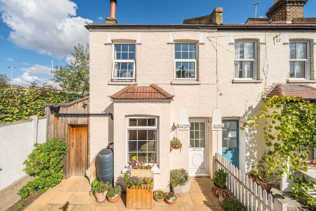 Property photo 1 of 6