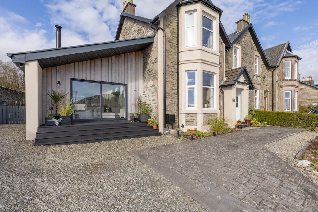 Property photo 3 of 25 Picture No. 02