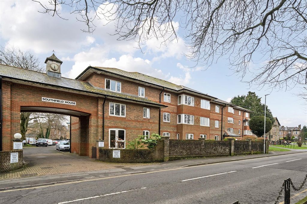 Property photo 1 of 16 Southfield House