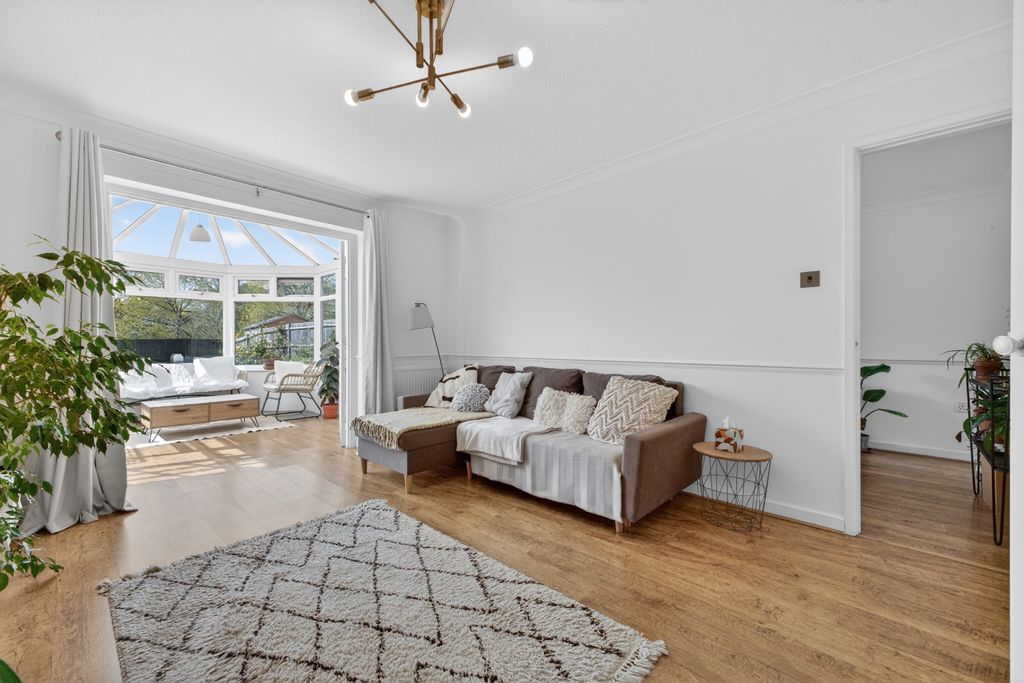 Property photo 2 of 23 4908863