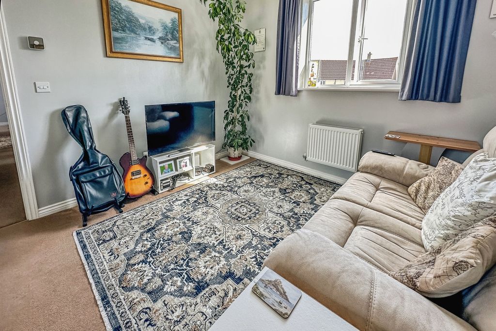 Property photo 3 of 16 Pbox-Img.Jpg
