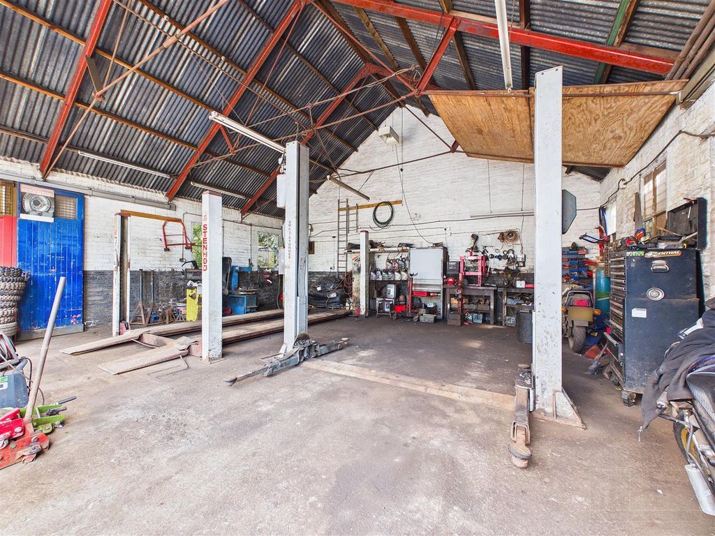 Property photo 2 of 15 Garage
